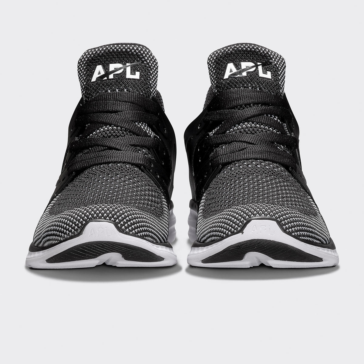 Men's Ascend Black / White view 4